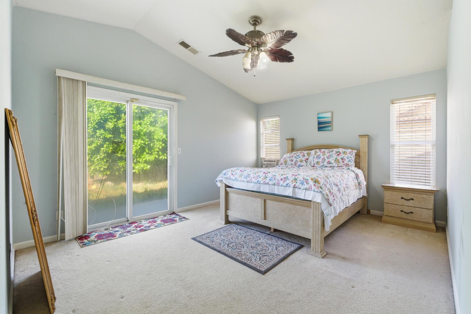 242 Makenna Dr, Madera, CA 93637