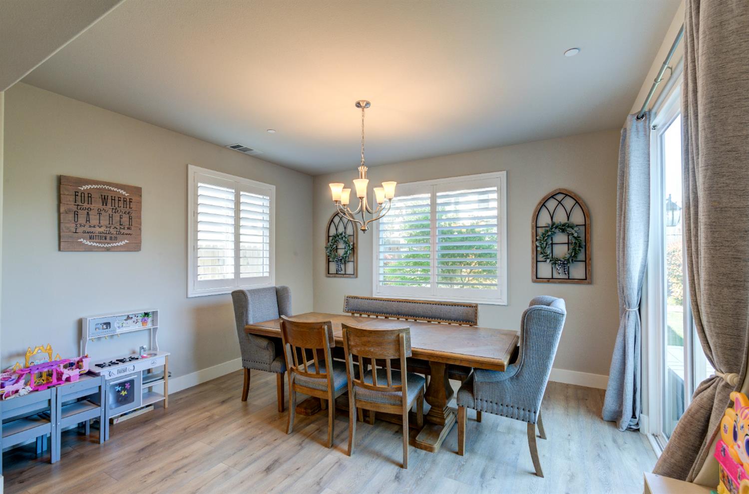 3497 Lincoln Ave, Clovis, CA 93619