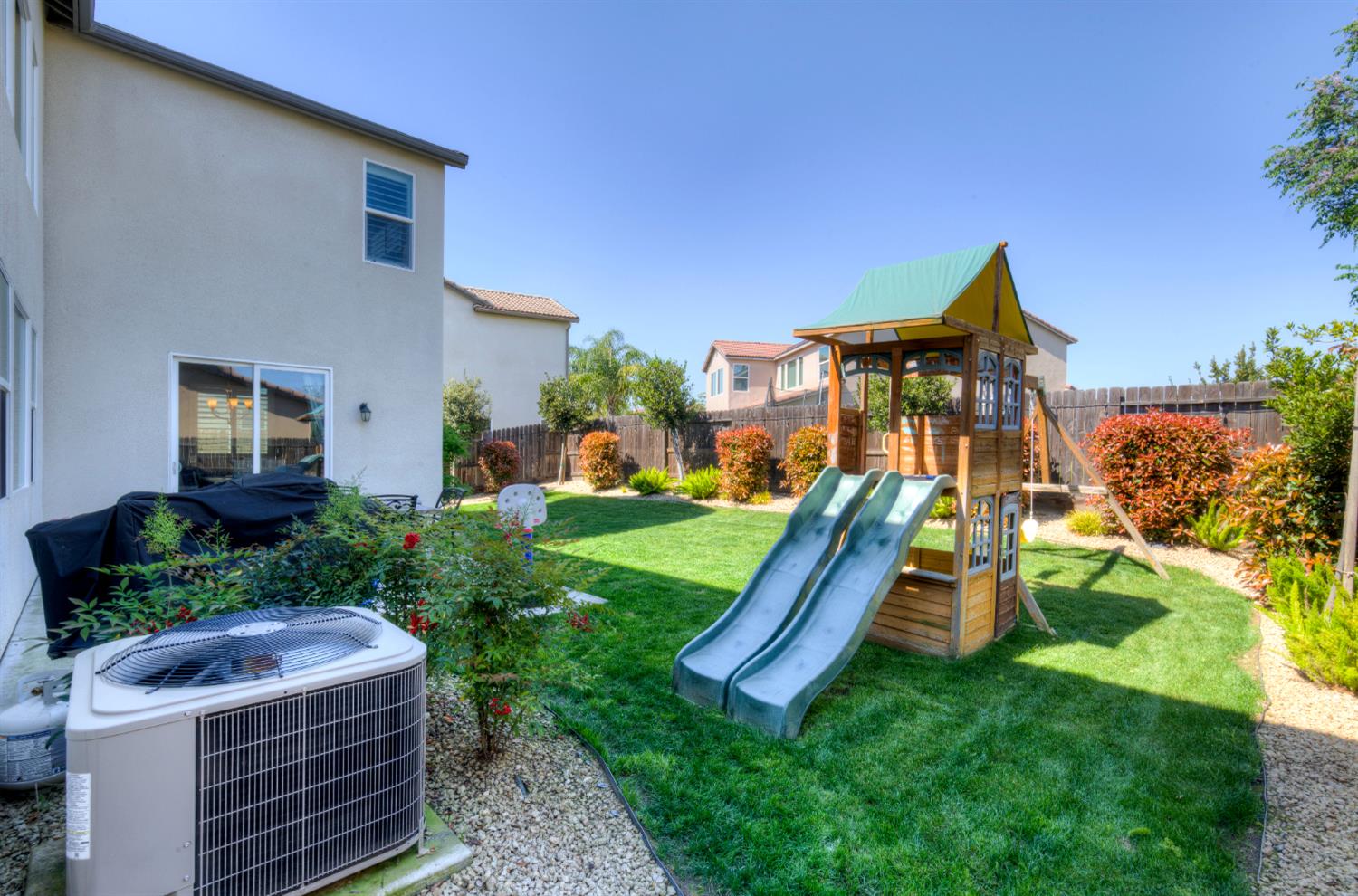 3497 Lincoln Ave, Clovis, CA 93619