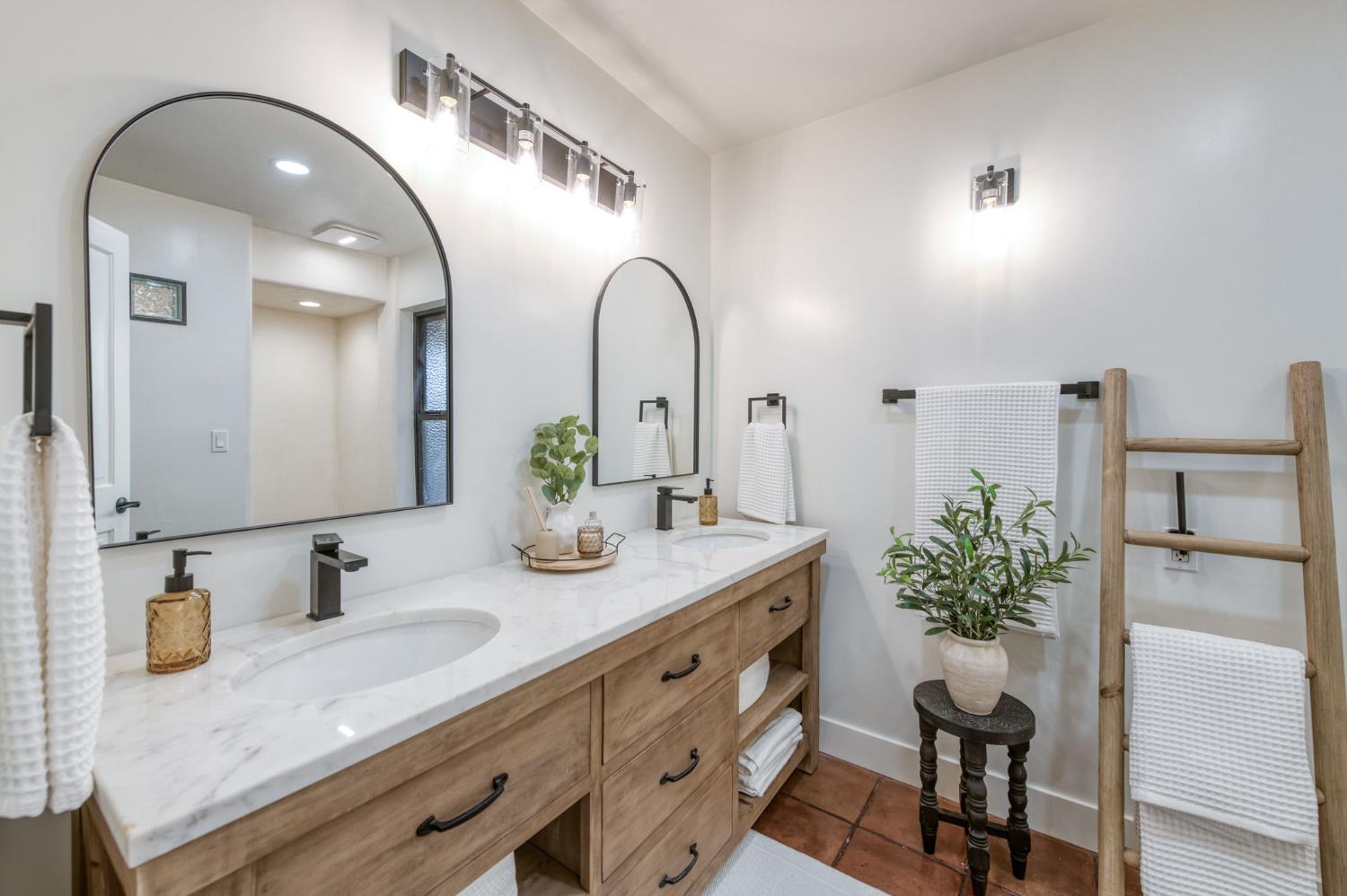 3646 W Spruce Ave, Fresno, CA 93711