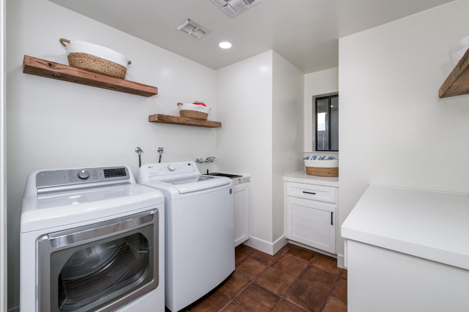 3646 W Spruce Ave, Fresno, CA 93711