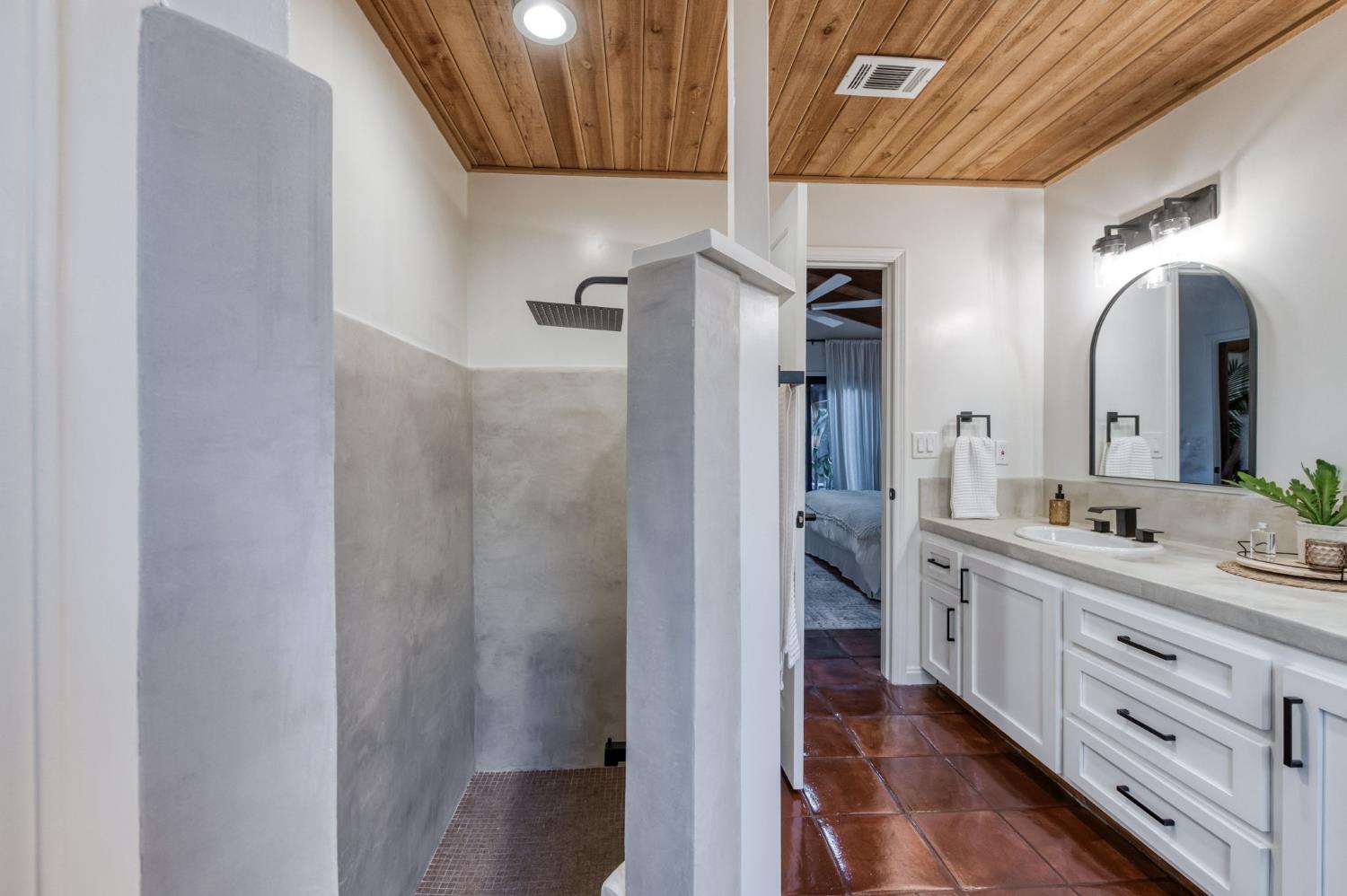 3646 W Spruce Ave, Fresno, CA 93711