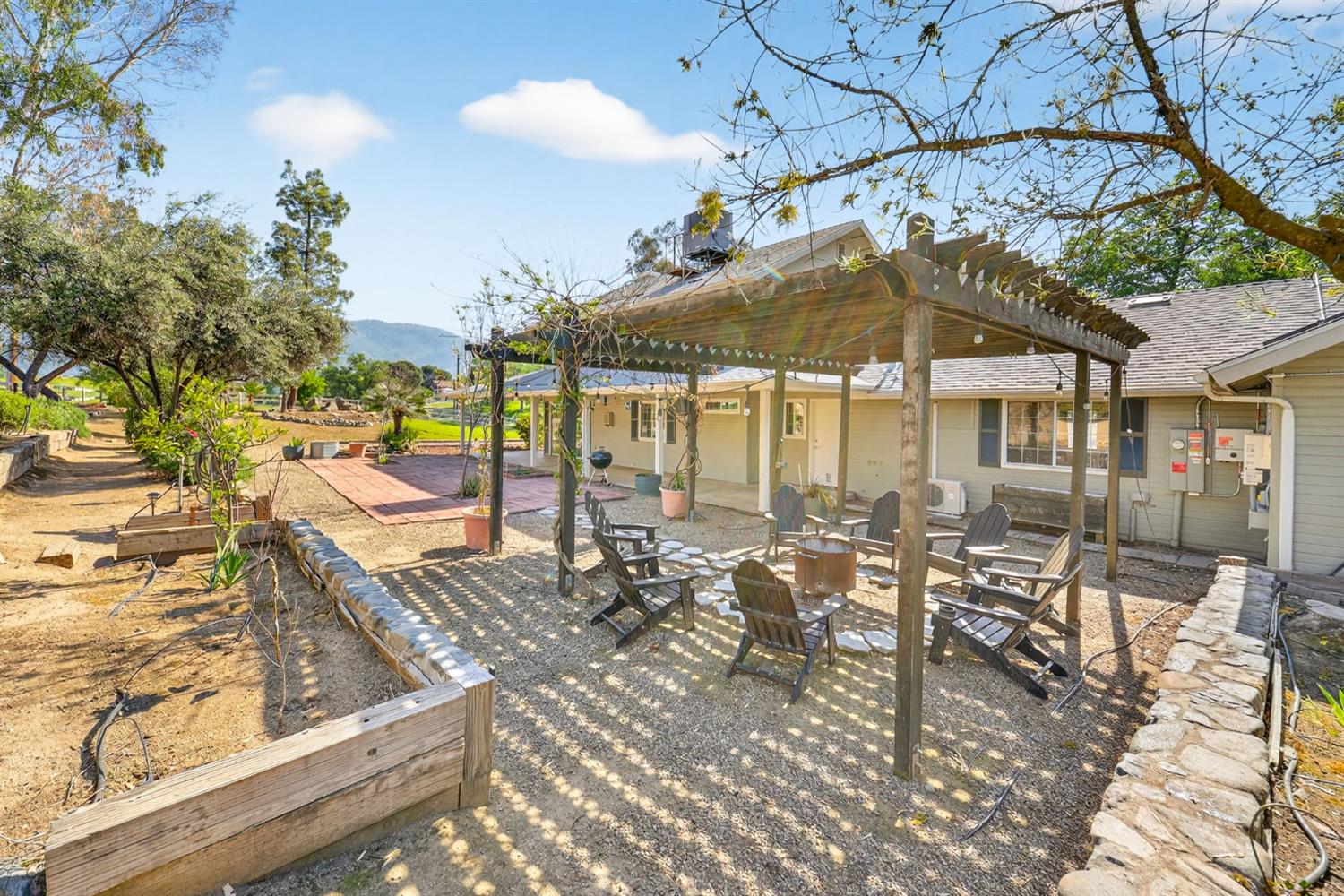 6846 Chaparral Dr, Sanger, CA 93657