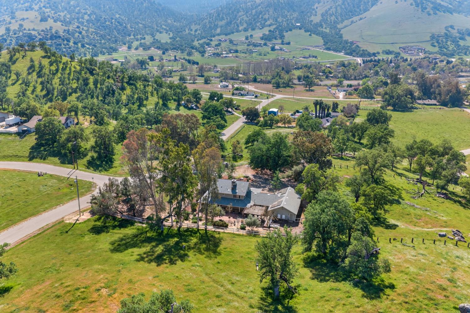 6846 Chaparral Dr, Sanger, CA 93657