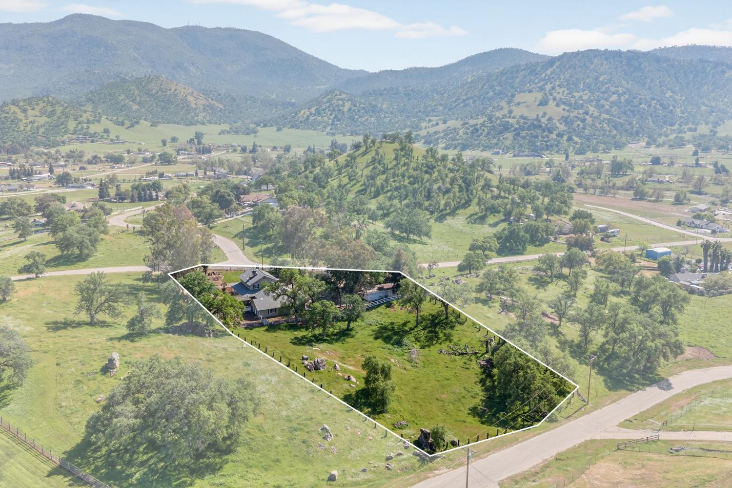 6846 Chaparral Dr, Sanger, CA 93657