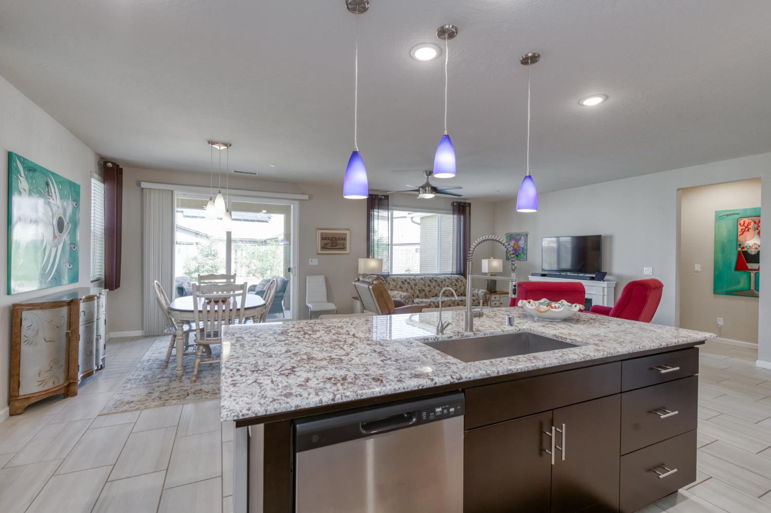 979 Spring St W, Madera, CA 93636