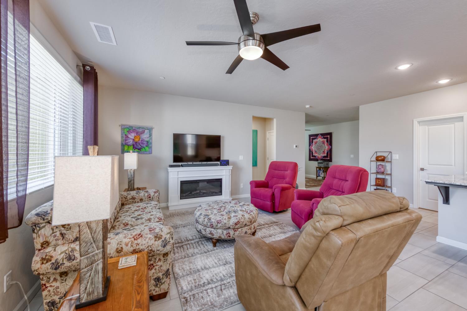 979 Spring St W, Madera, CA 93636