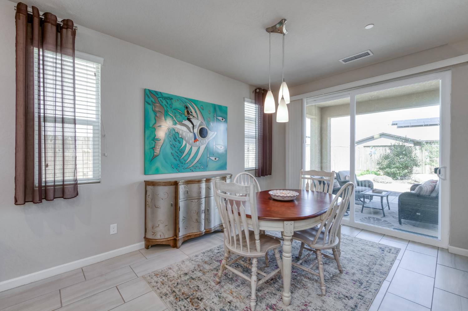 979 Spring St W, Madera, CA 93636