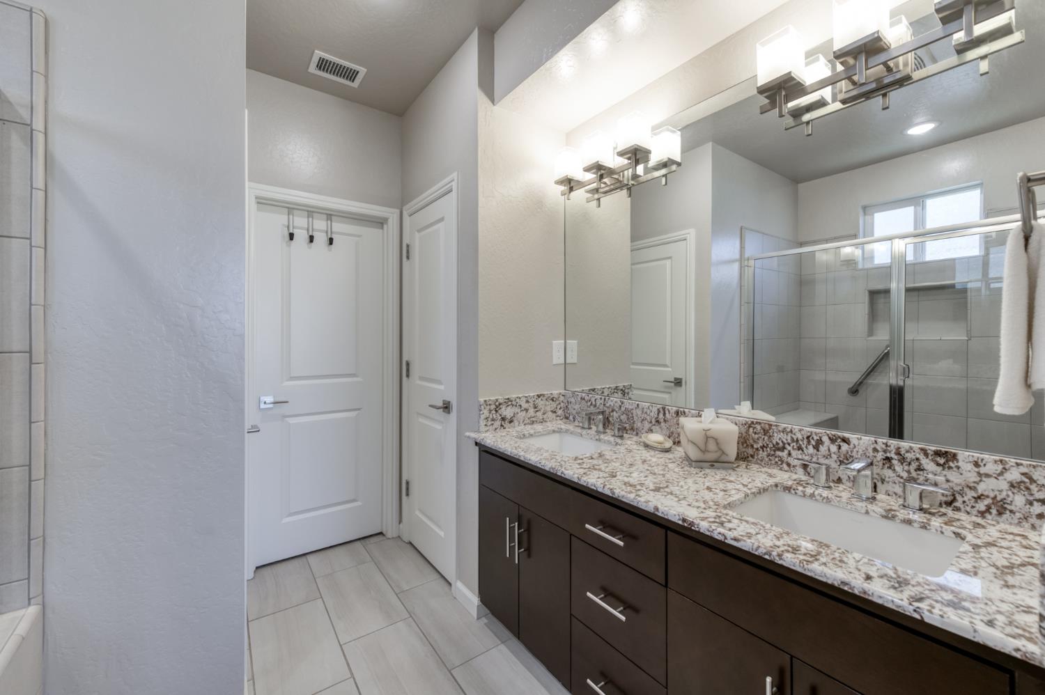 979 Spring St W, Madera, CA 93636