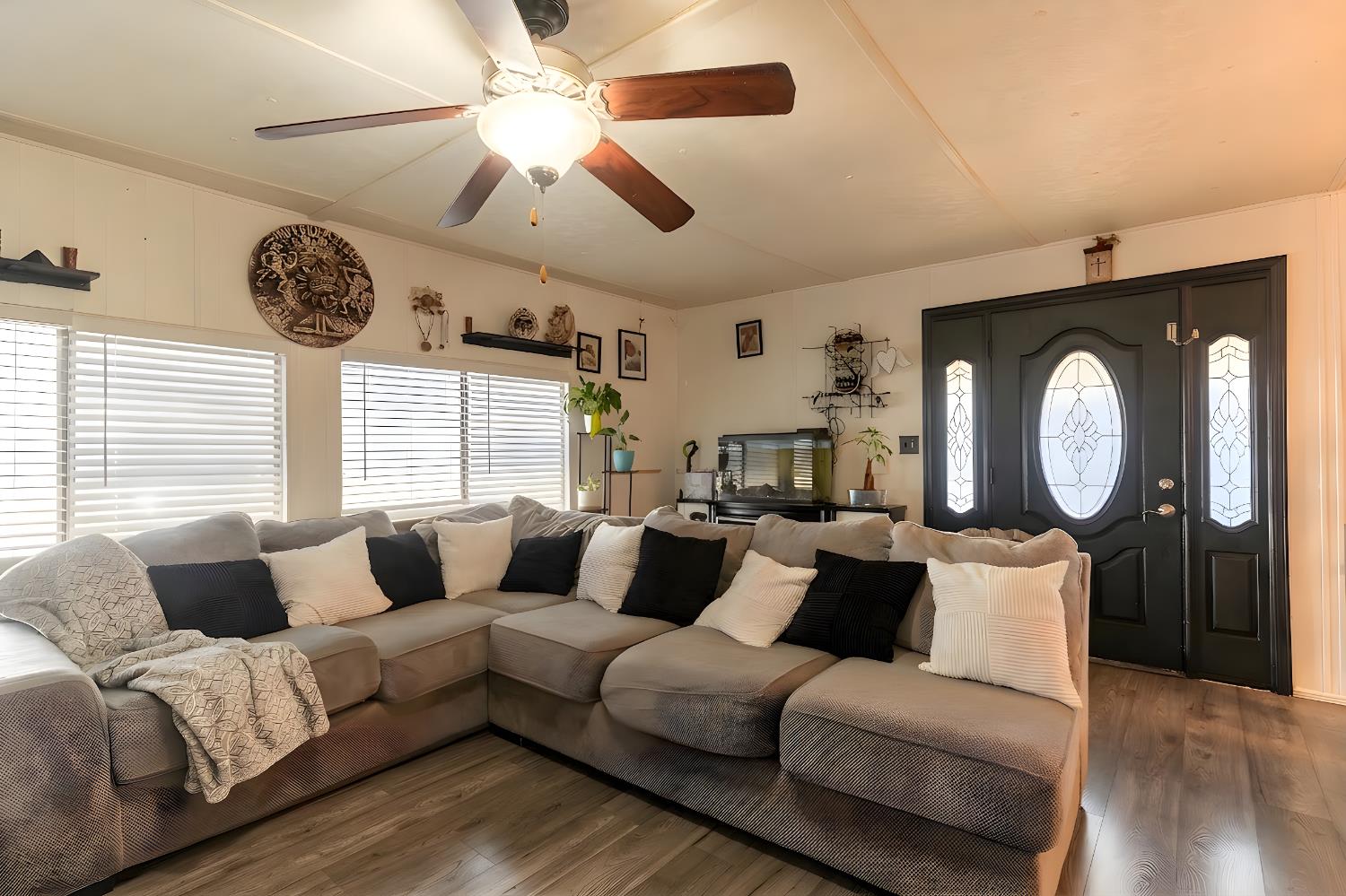 2533 W McKinley Ave #4, Fresno, CA 93728