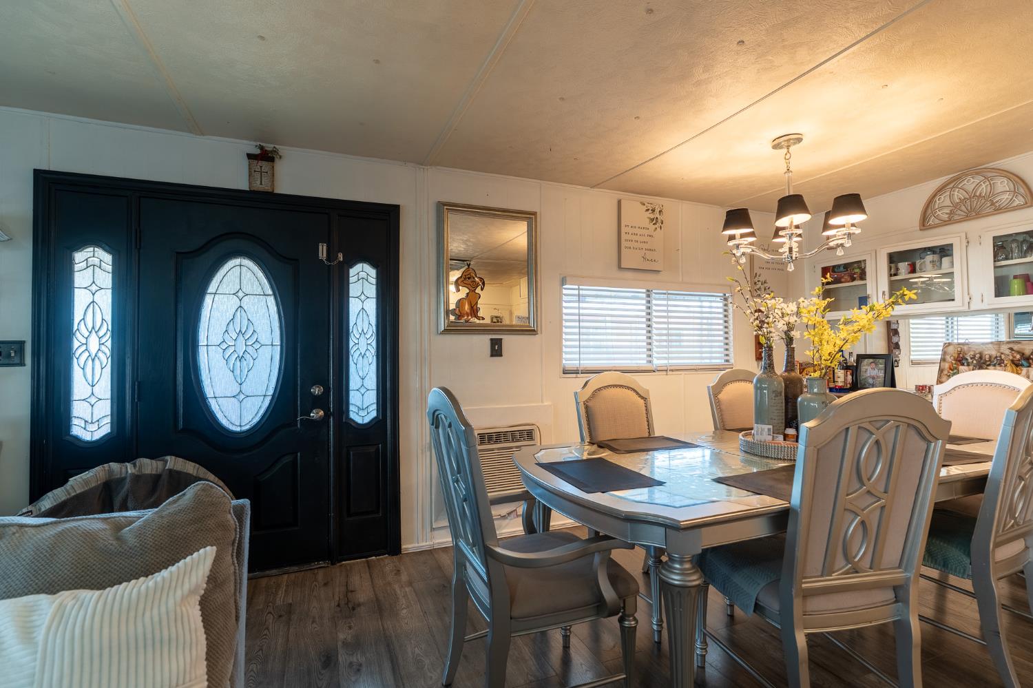 2533 W McKinley Ave #4, Fresno, CA 93728