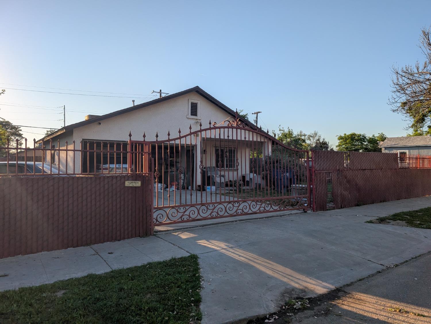 2202 S Nicholas Ave, Fresno, CA 93706