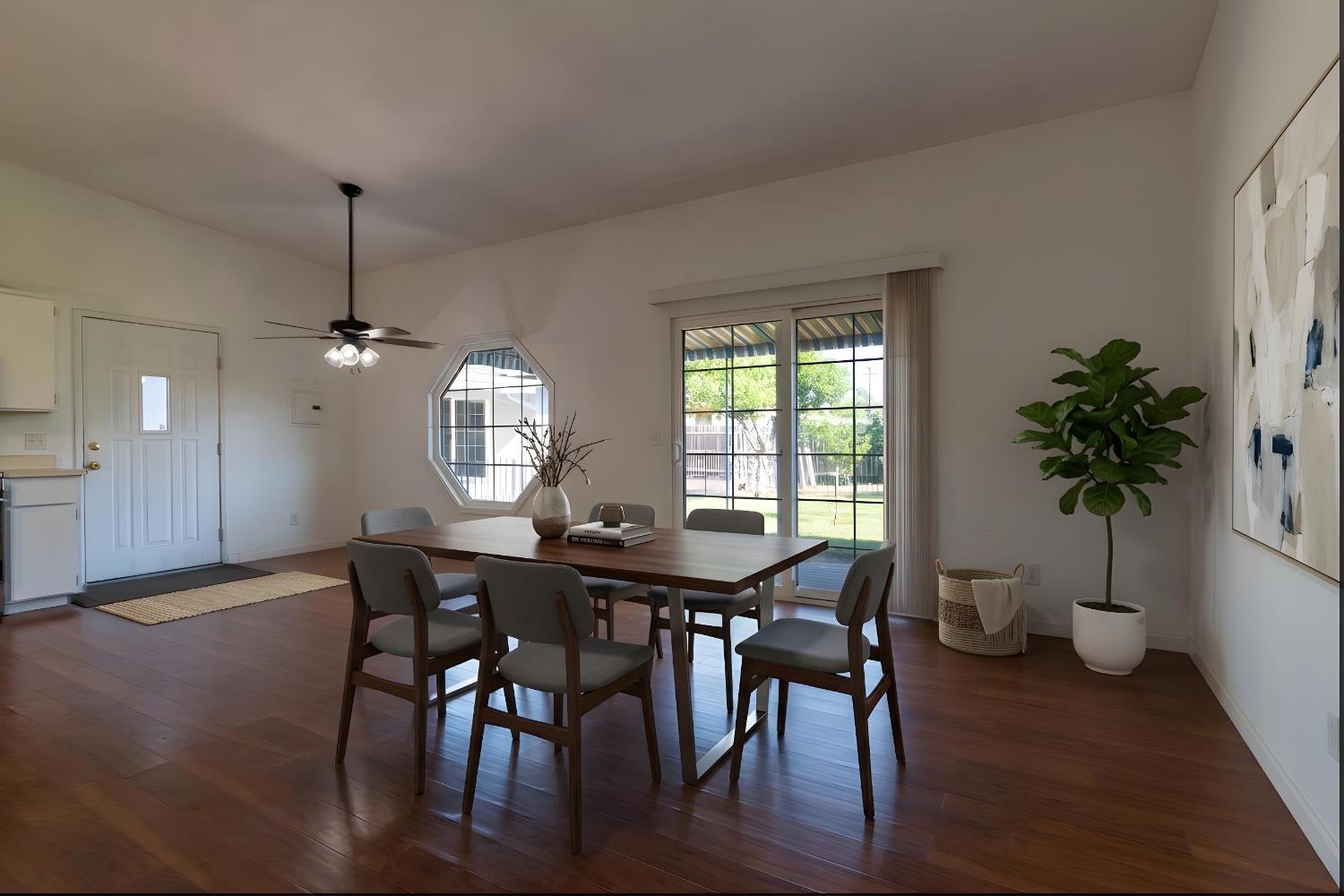 2631 W Royal Oaks Dr, Visalia, CA 93277