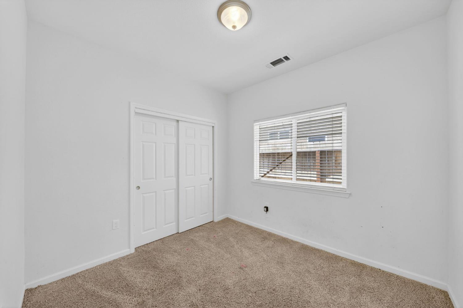 1108 Ventura St, Avenal, CA 93204