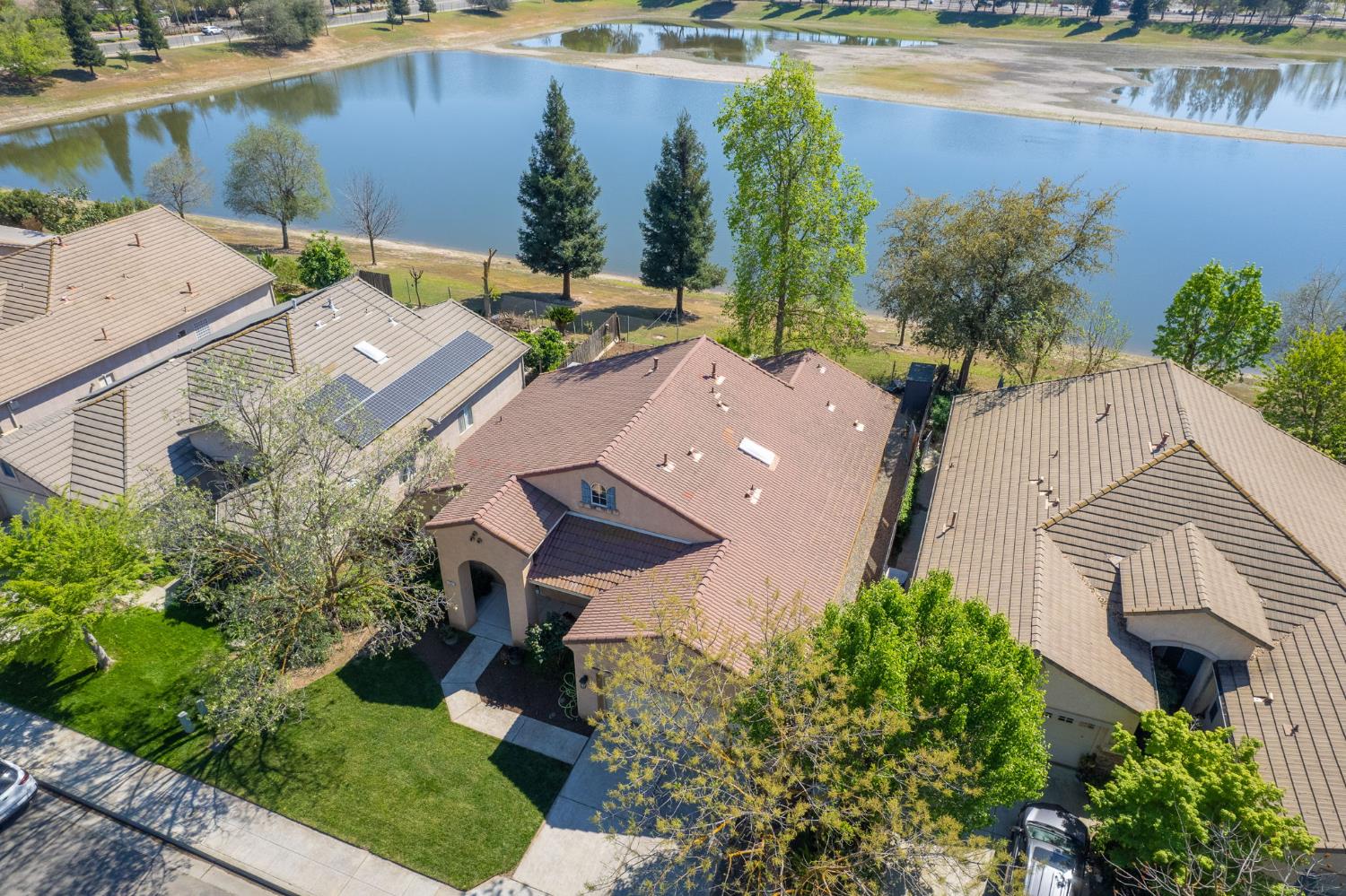 2381 E Christopher Dr, Fresno, CA 93720