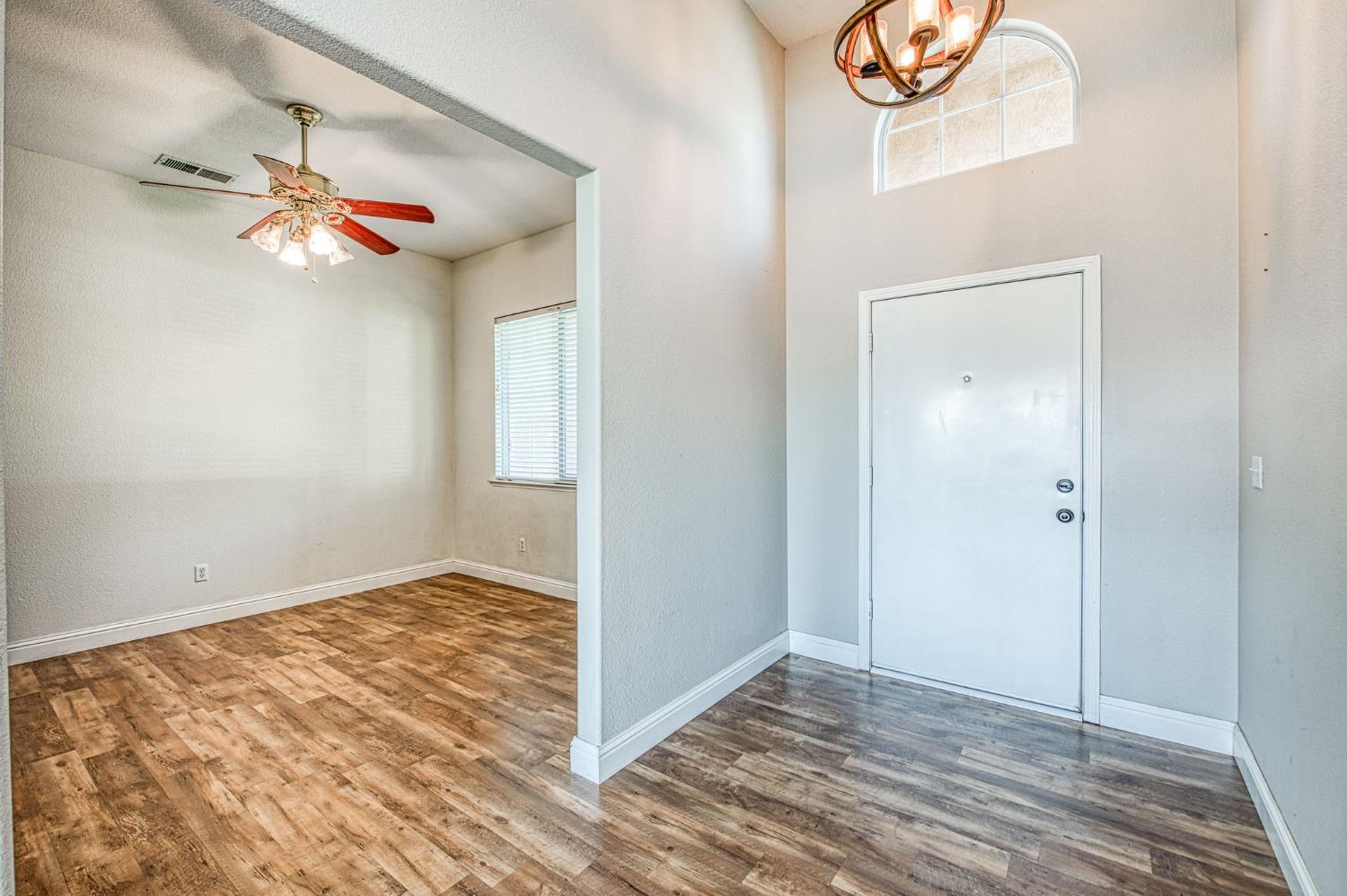 2381 E Christopher Dr, Fresno, CA 93720