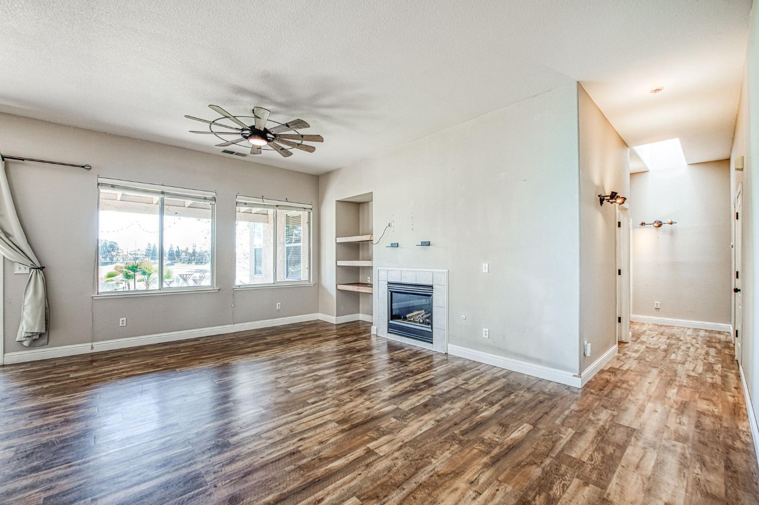 2381 E Christopher Dr, Fresno, CA 93720