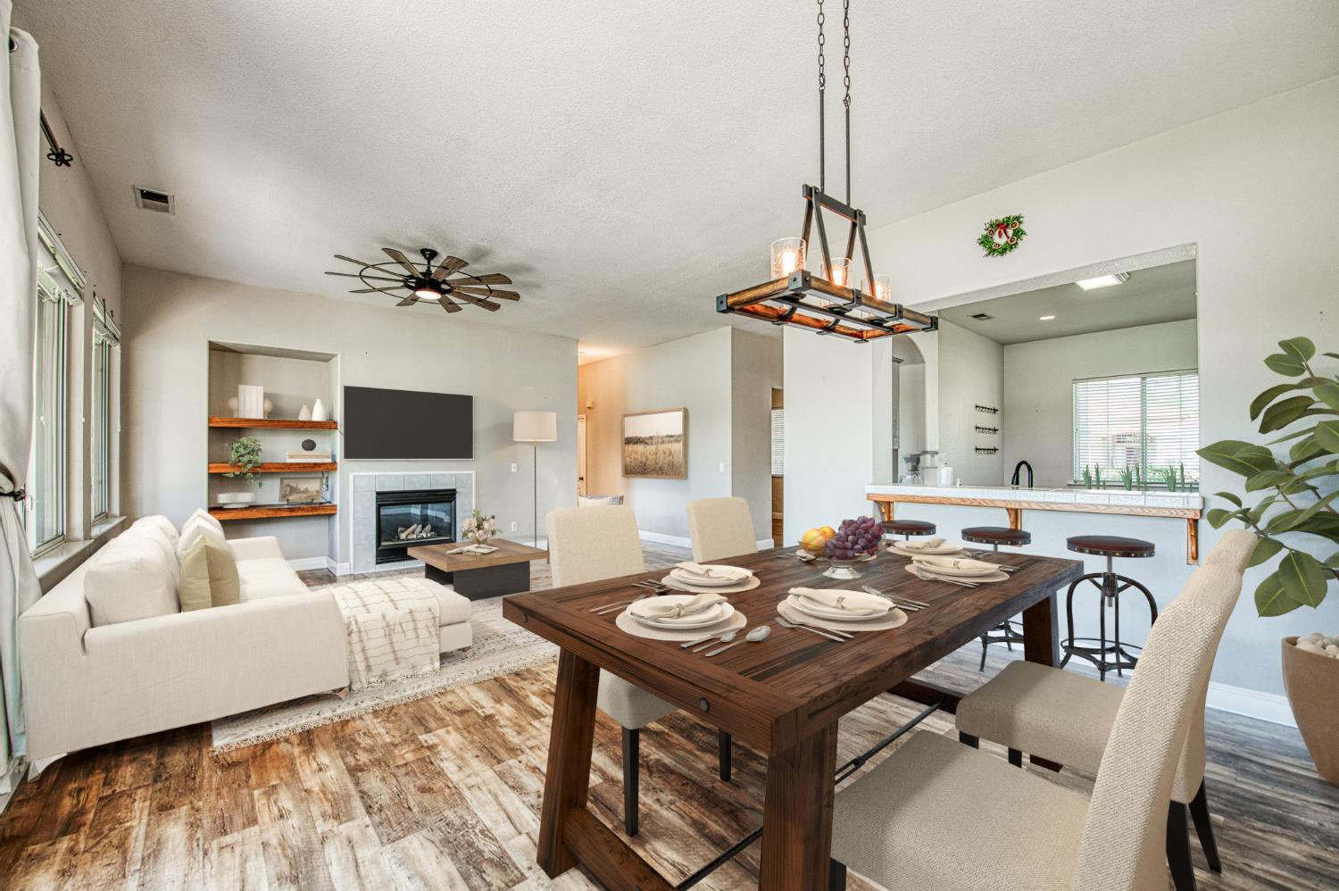 2381 E Christopher Dr, Fresno, CA 93720