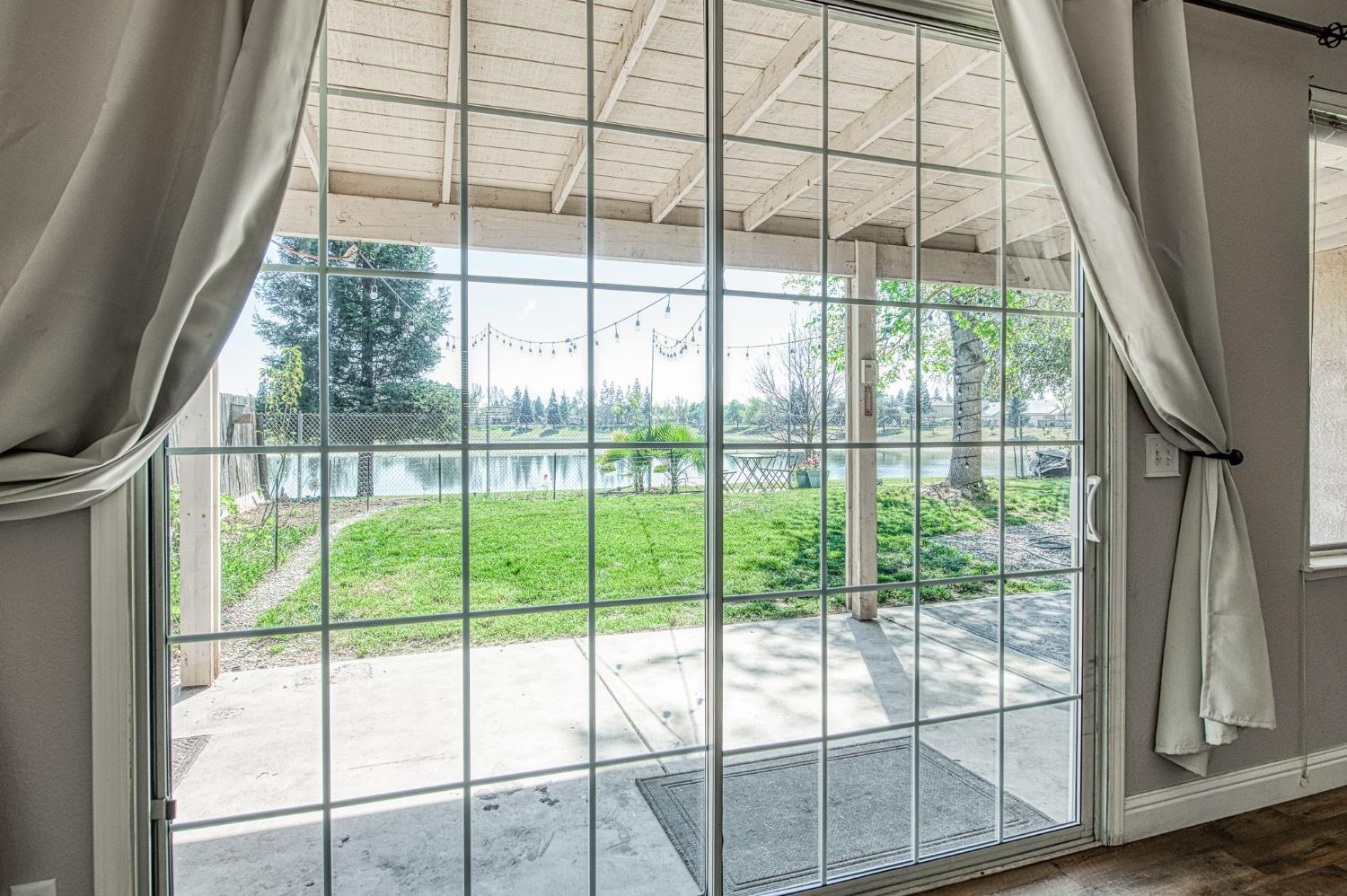 2381 E Christopher Dr, Fresno, CA 93720