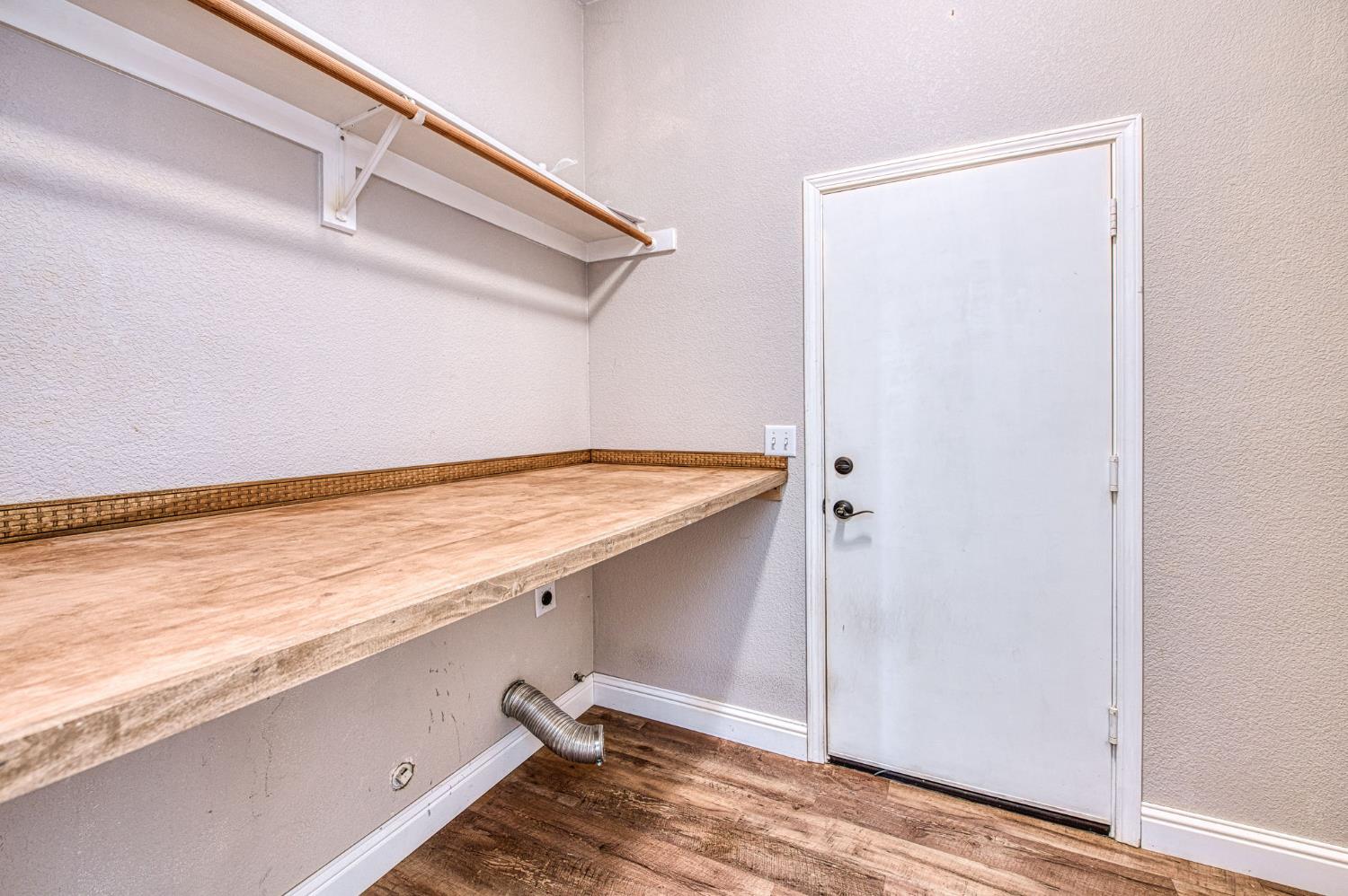 2381 E Christopher Dr, Fresno, CA 93720