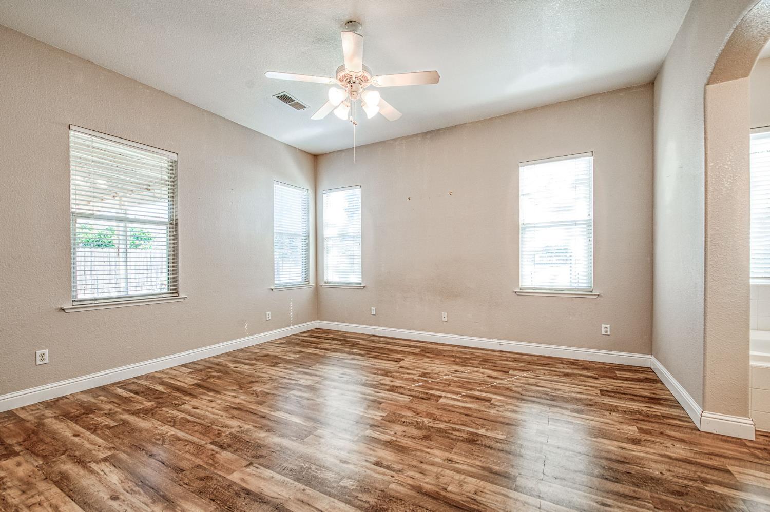 2381 E Christopher Dr, Fresno, CA 93720