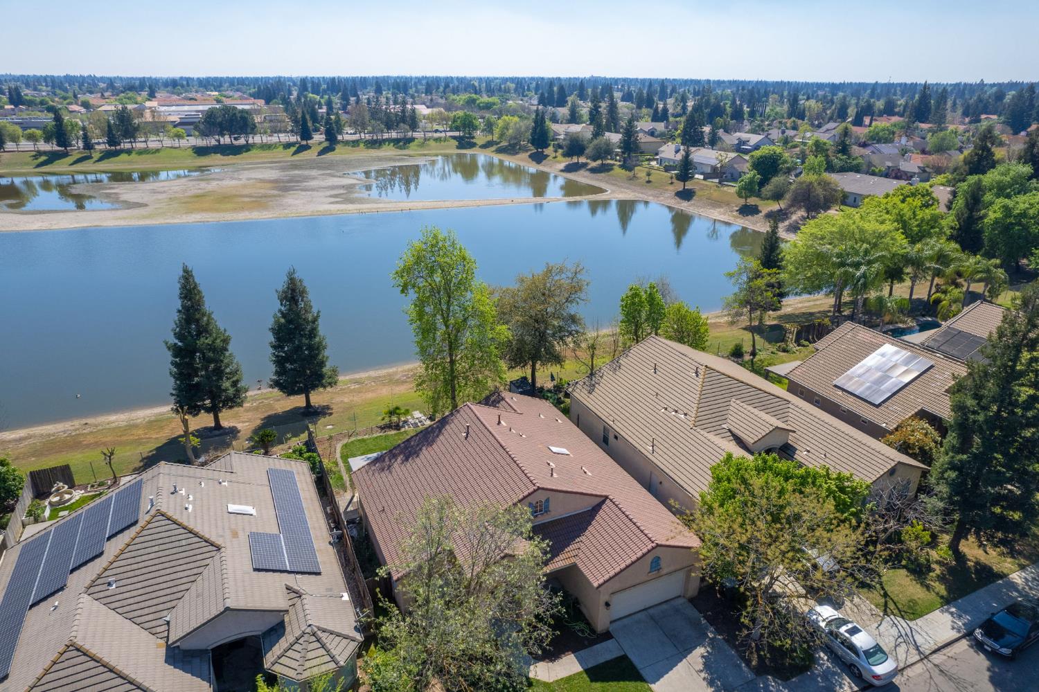 2381 E Christopher Dr, Fresno, CA 93720