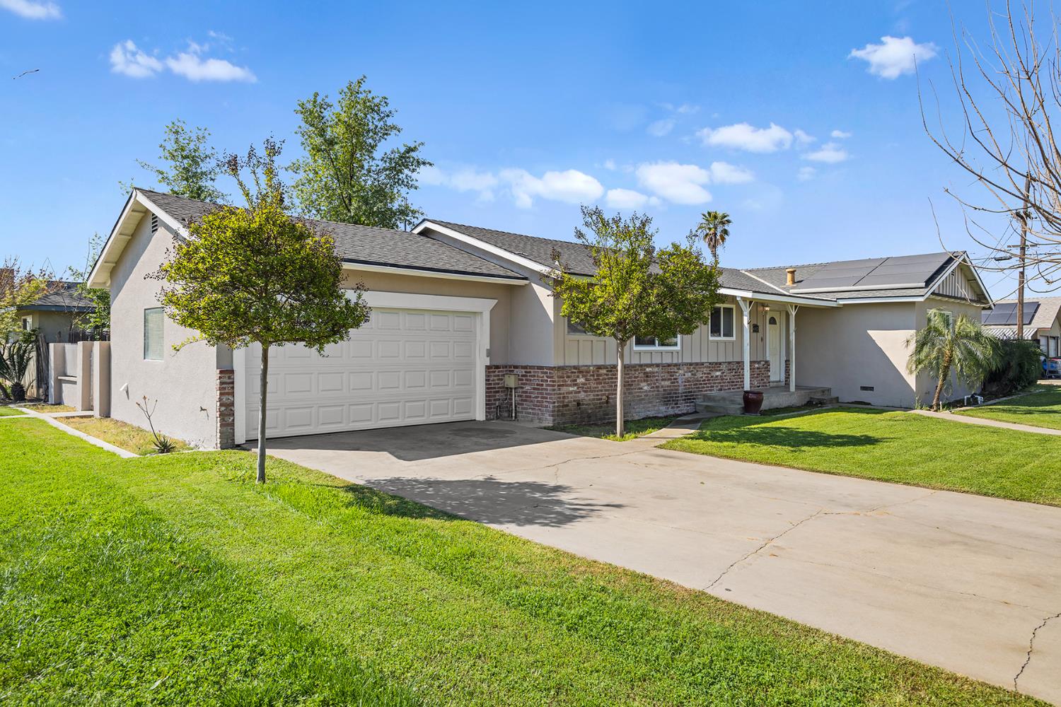 683 N Villa Ave, Dinuba, CA 93618