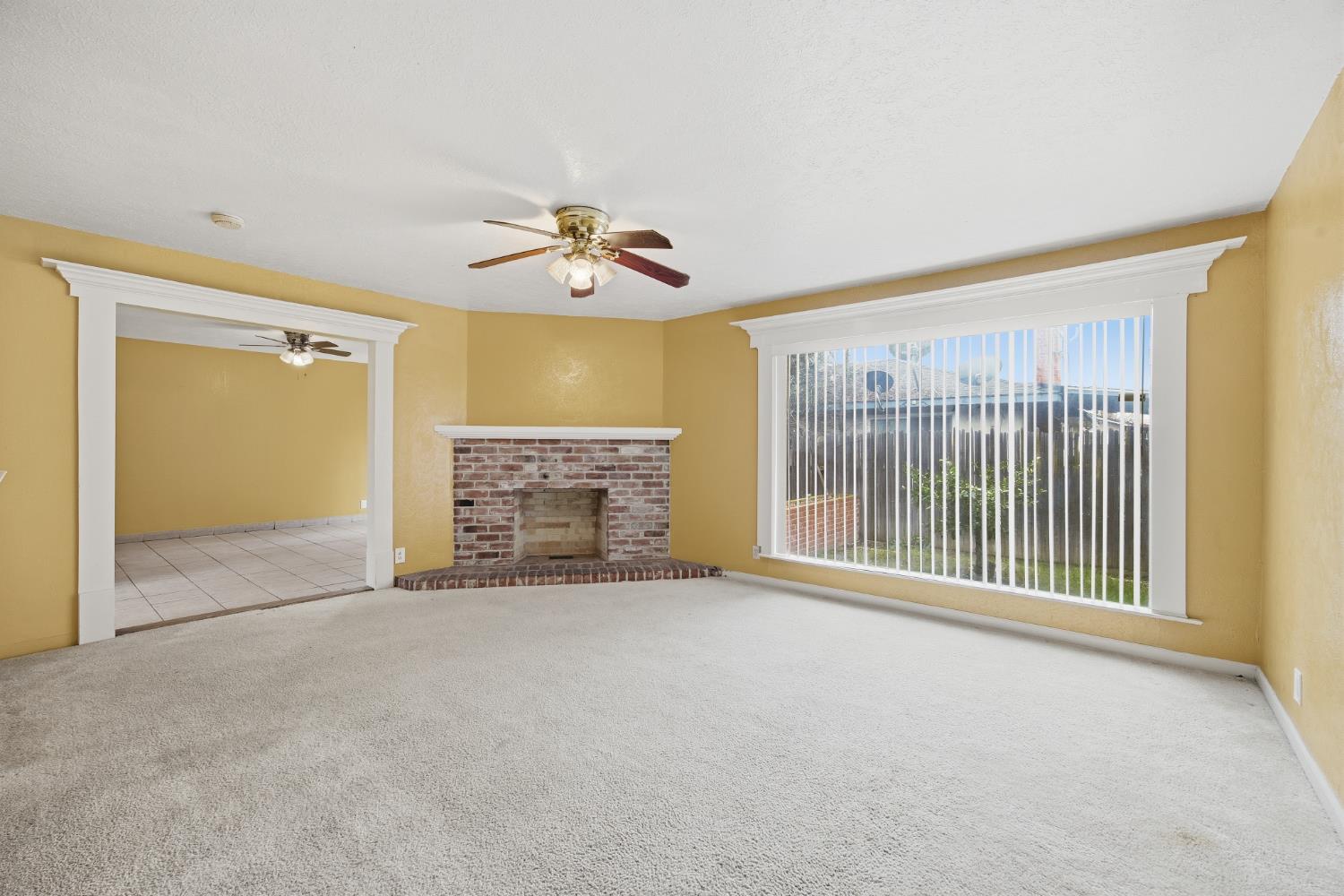 683 N Villa Ave, Dinuba, CA 93618