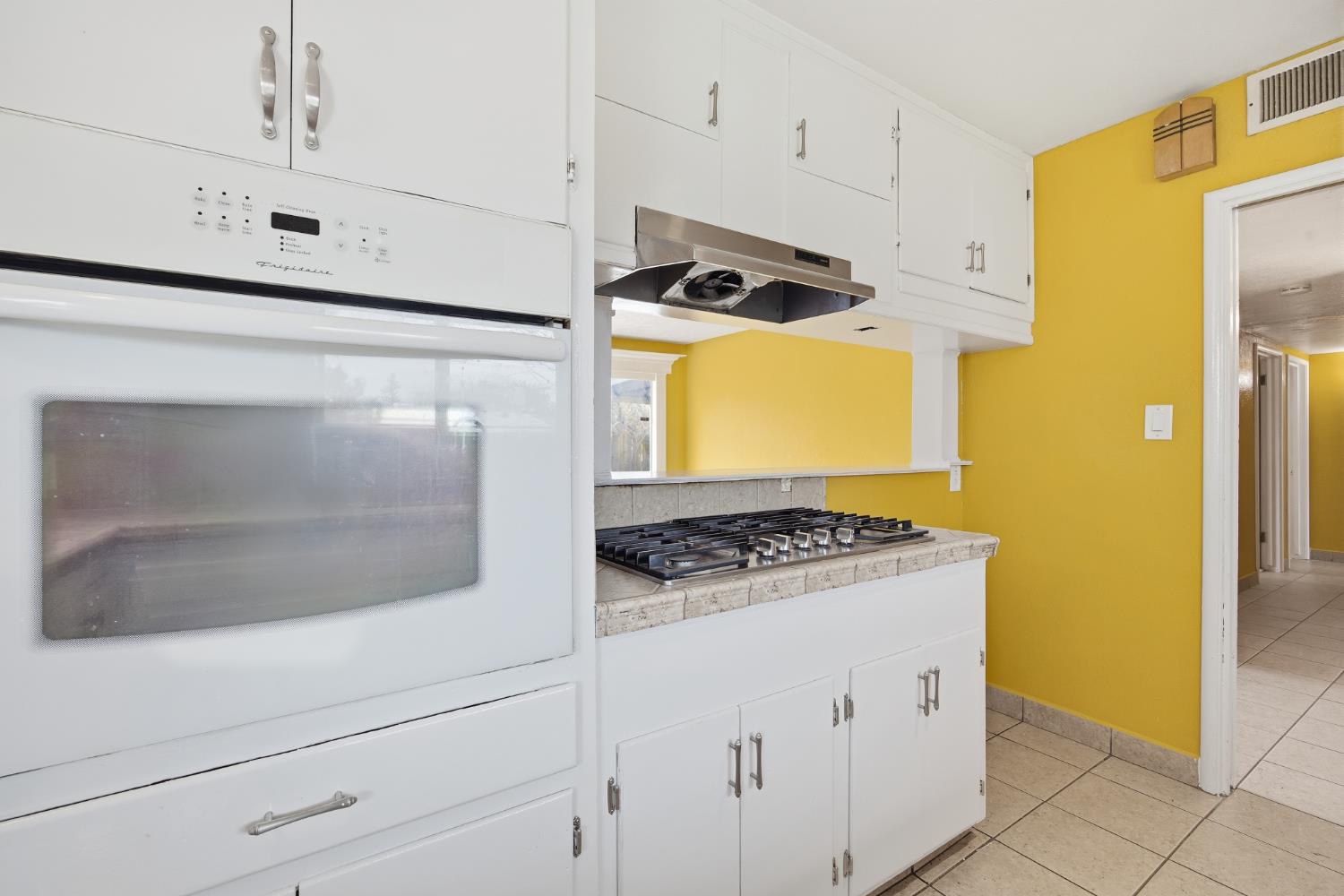 683 N Villa Ave, Dinuba, CA 93618