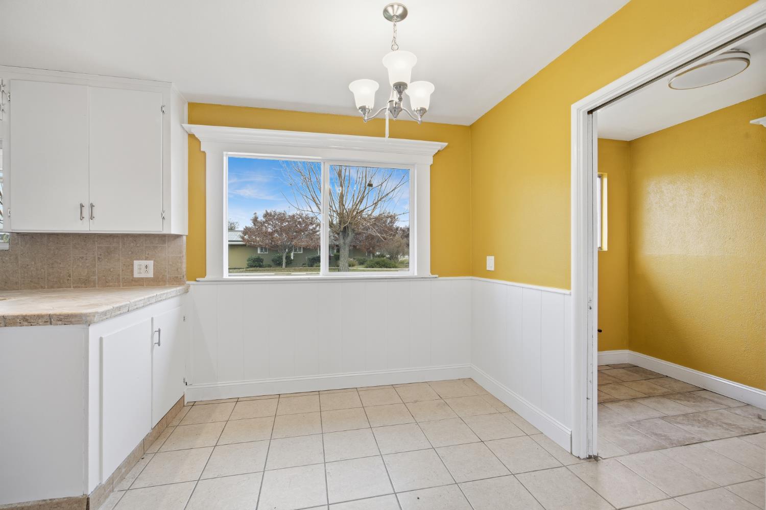 683 N Villa Ave, Dinuba, CA 93618