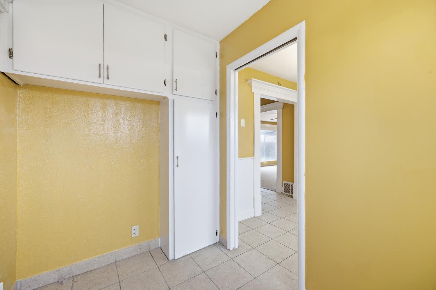 683 N Villa Ave, Dinuba, CA 93618