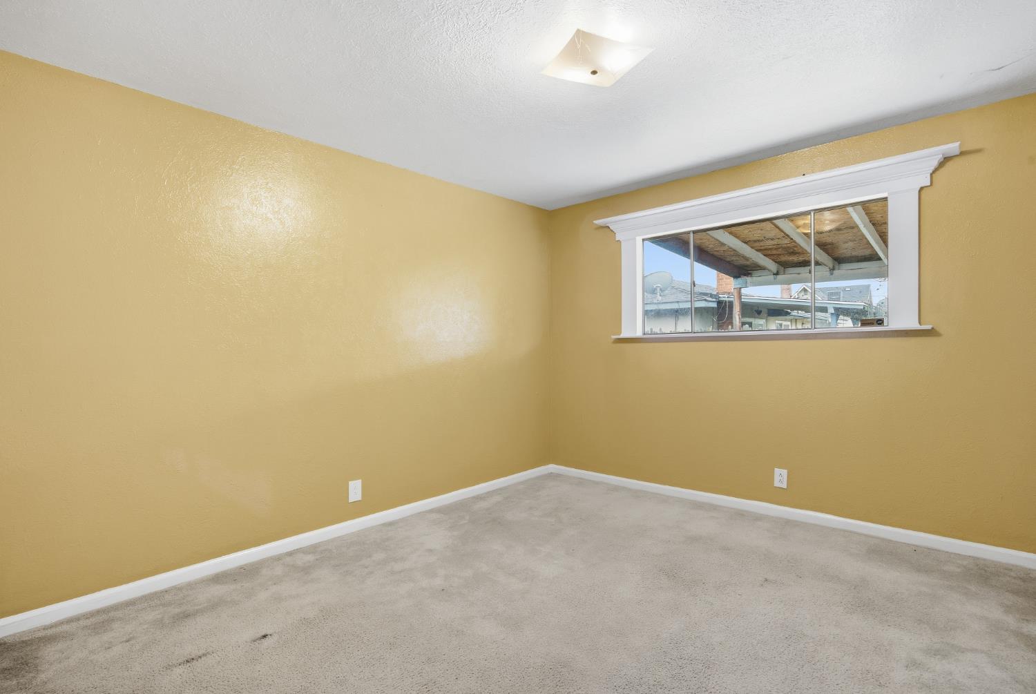 683 N Villa Ave, Dinuba, CA 93618