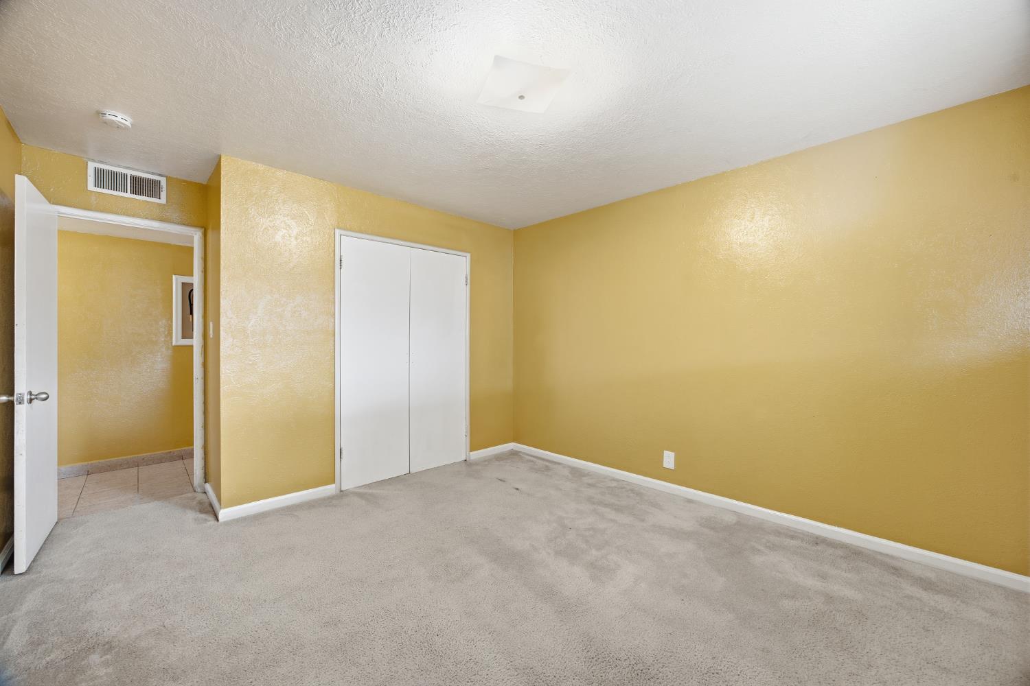 683 N Villa Ave, Dinuba, CA 93618