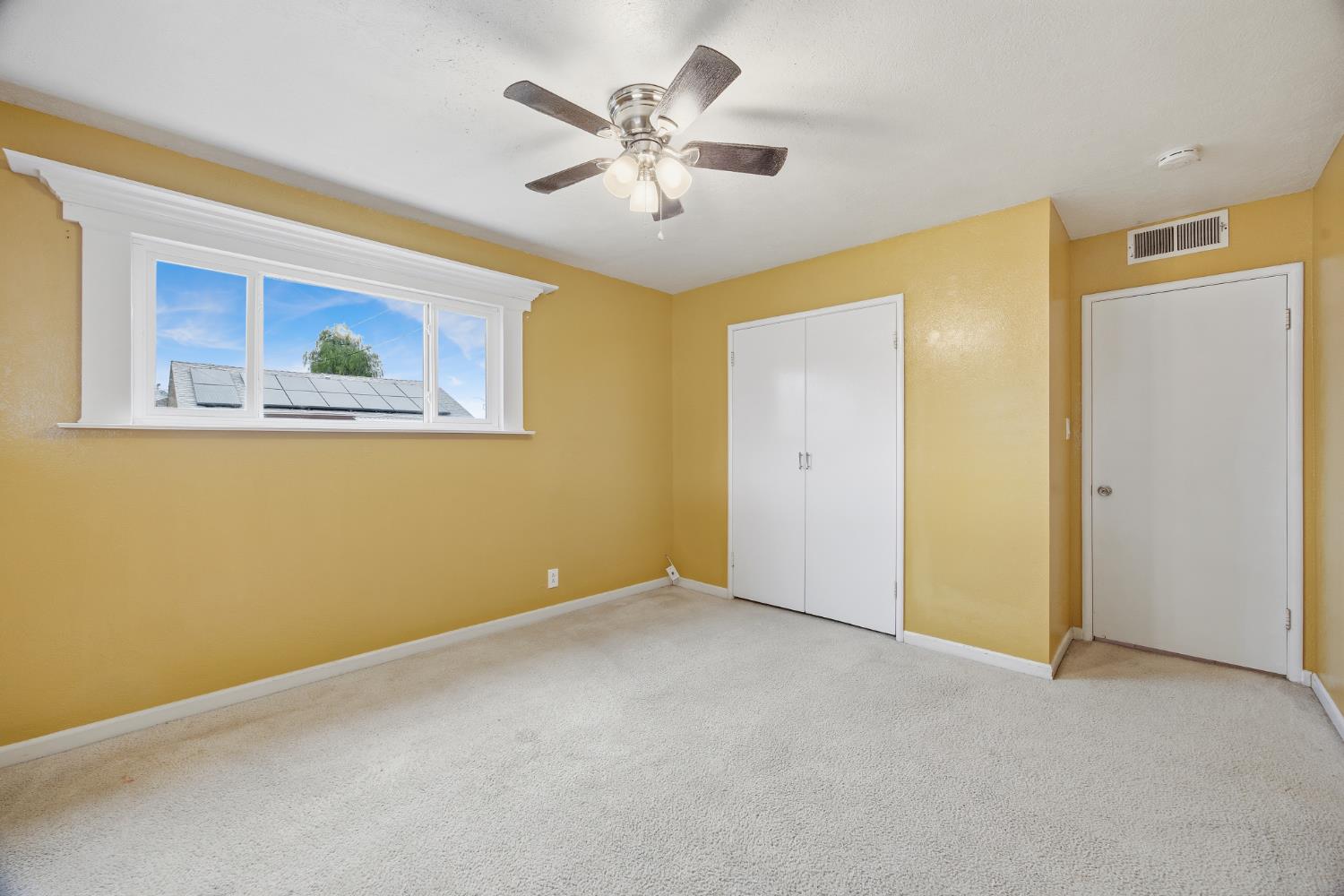 683 N Villa Ave, Dinuba, CA 93618