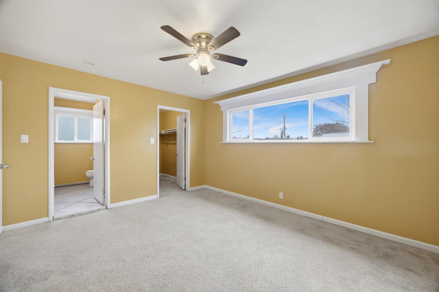 683 N Villa Ave, Dinuba, CA 93618