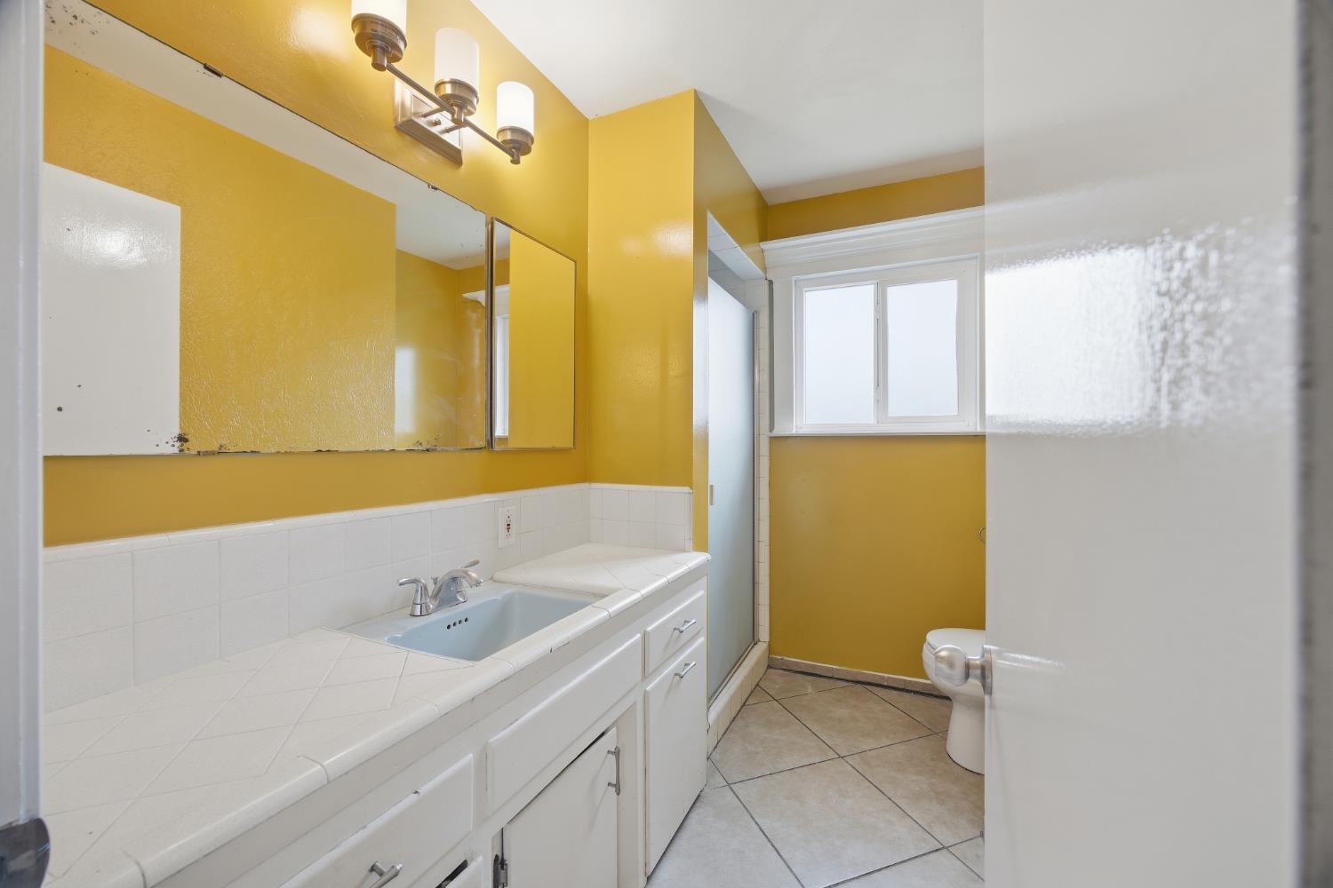 683 N Villa Ave, Dinuba, CA 93618