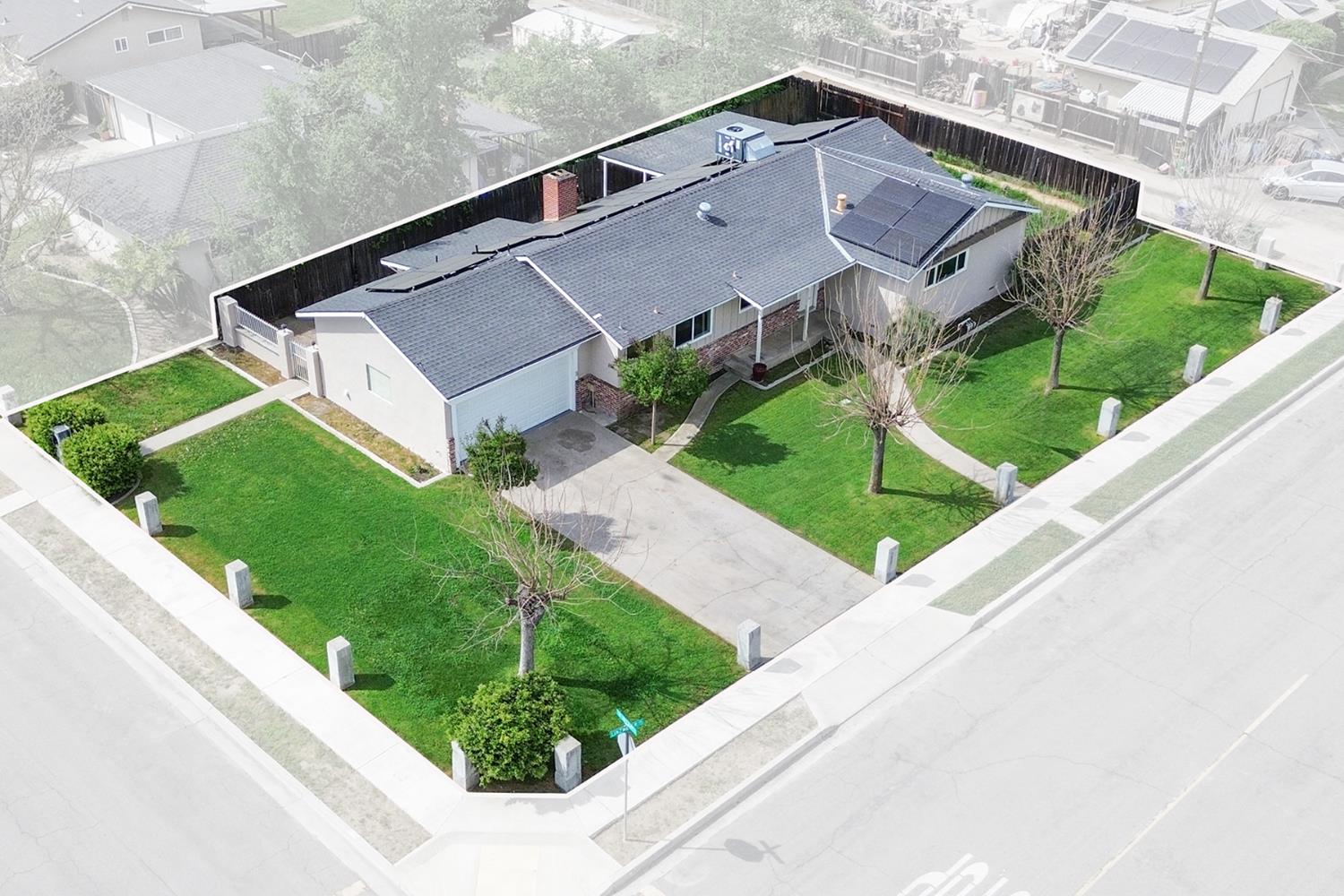 683 N Villa Ave, Dinuba, CA 93618