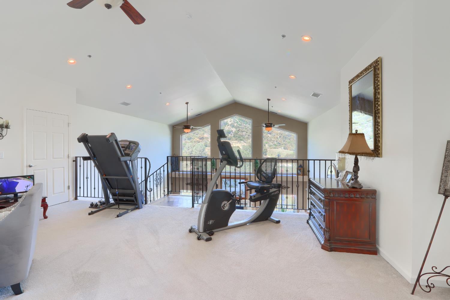 42038 Empty Creek, Oakhurst, CA 93644