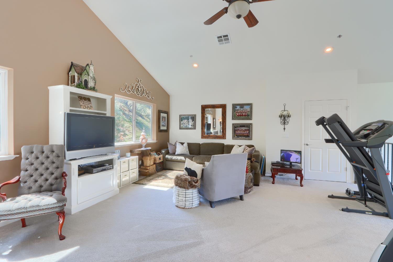 42038 Empty Creek, Oakhurst, CA 93644