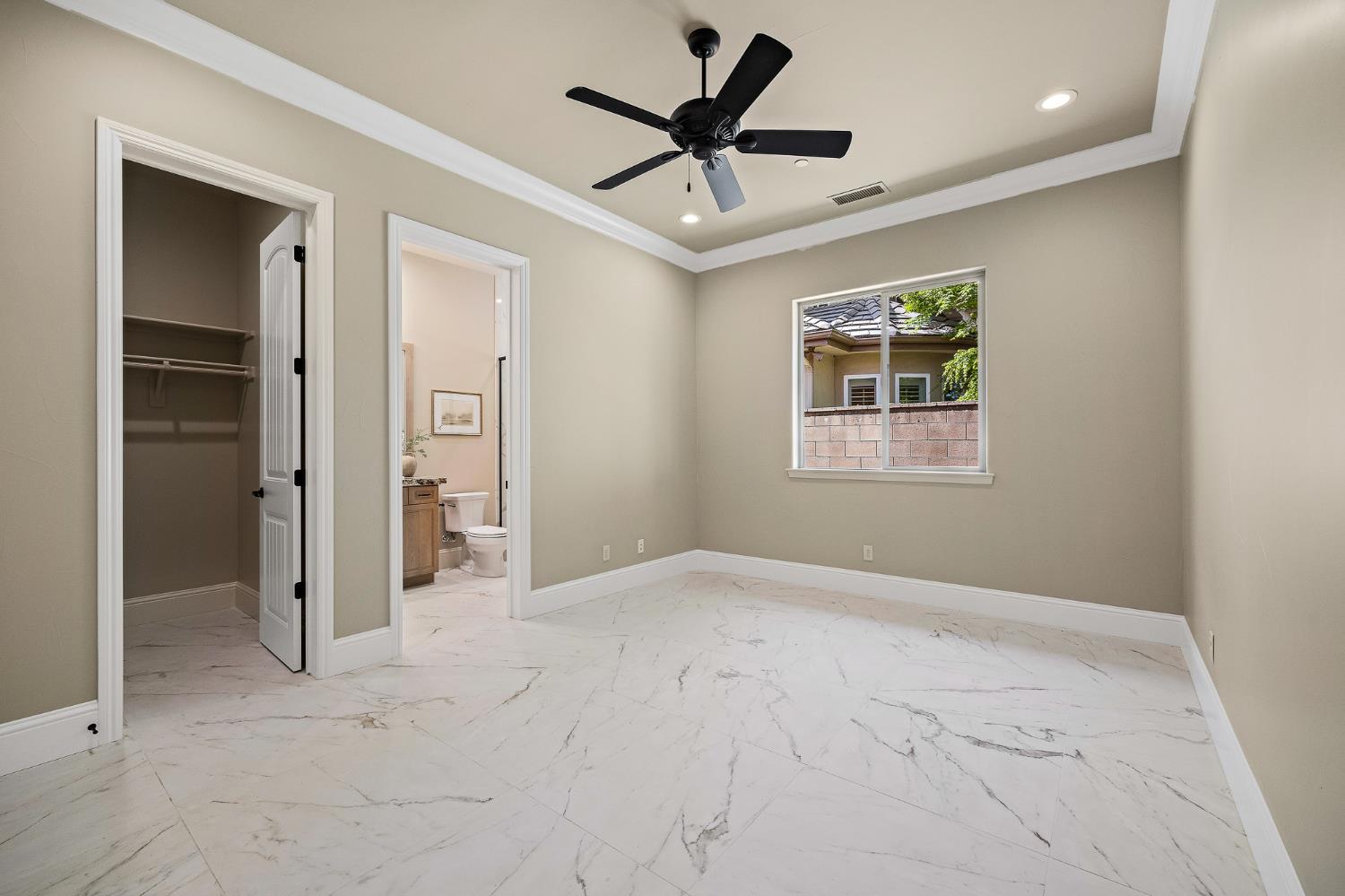 4748 W Alluvial Ave, Fresno, CA 93722