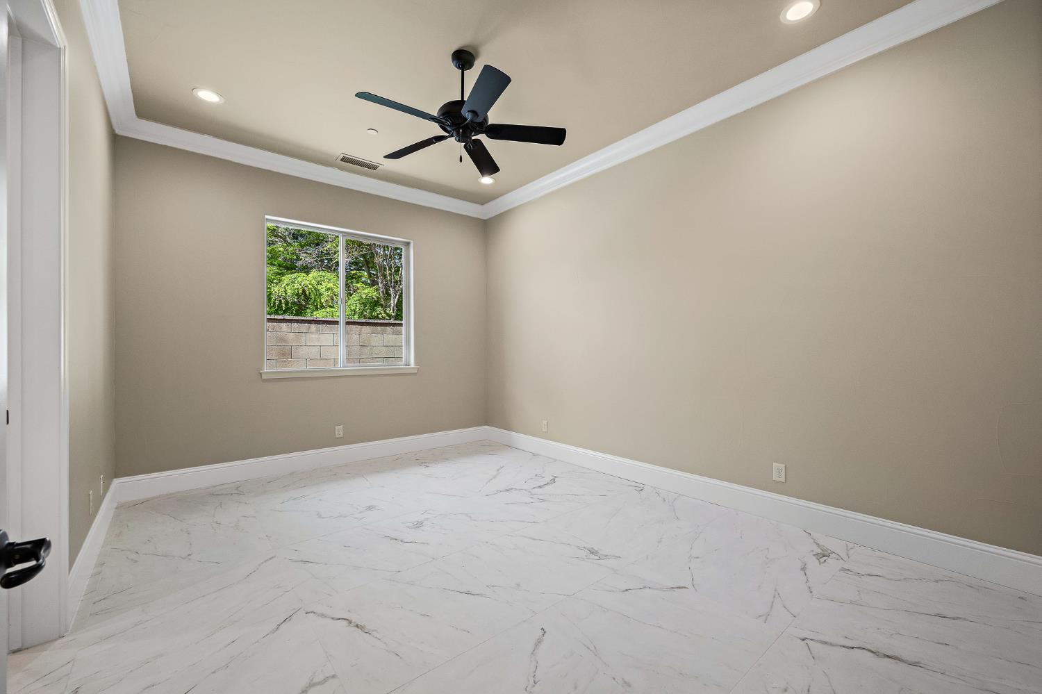 4748 W Alluvial Ave, Fresno, CA 93722