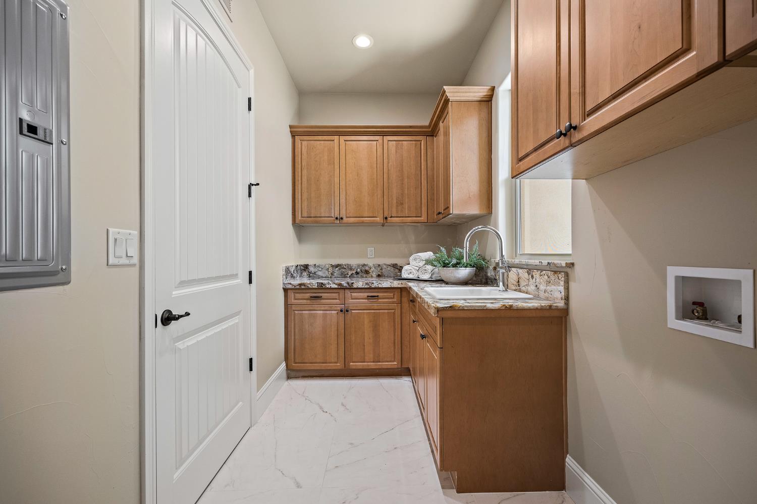 4748 W Alluvial Ave, Fresno, CA 93722