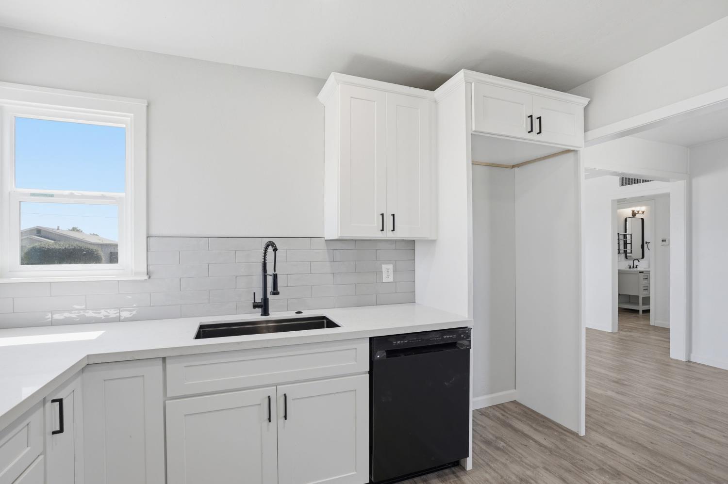 112 E Jefferson Ave, Fresno, CA 93706