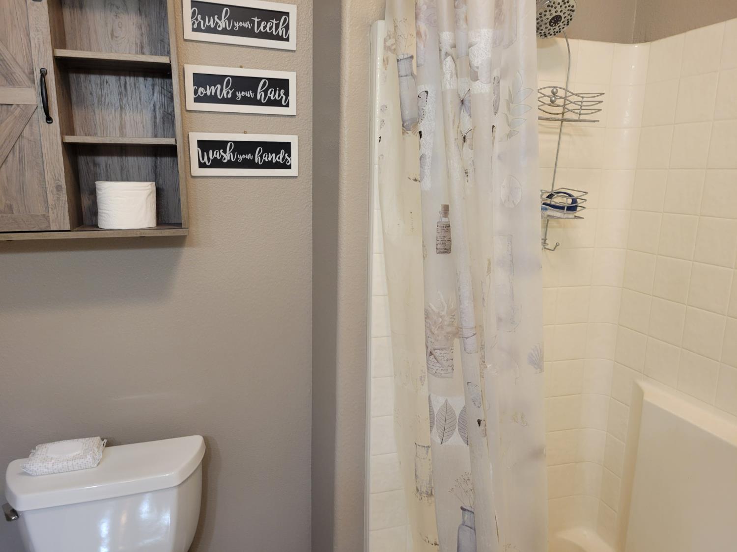 3188 Winter Way, Madera, CA 93637