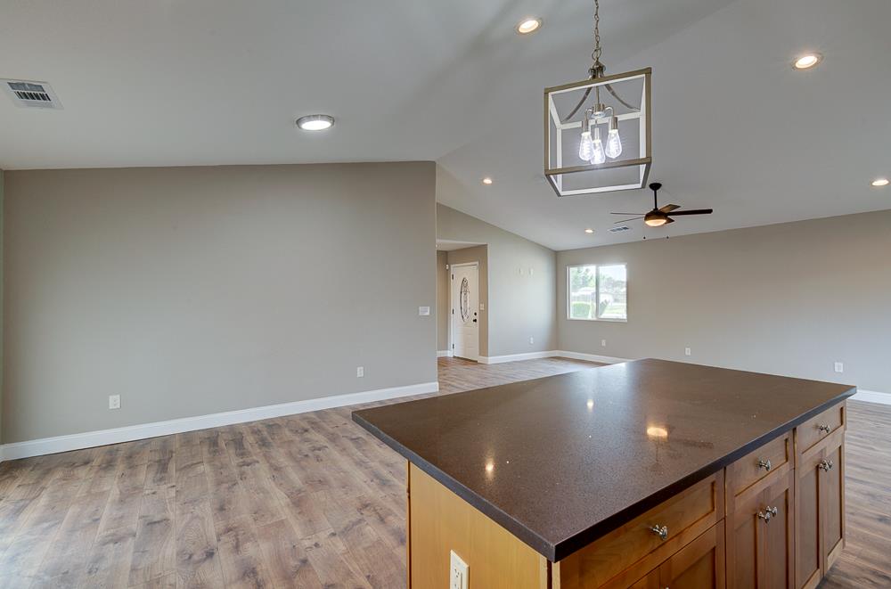 216 Keats Ave, Clovis, CA 93612