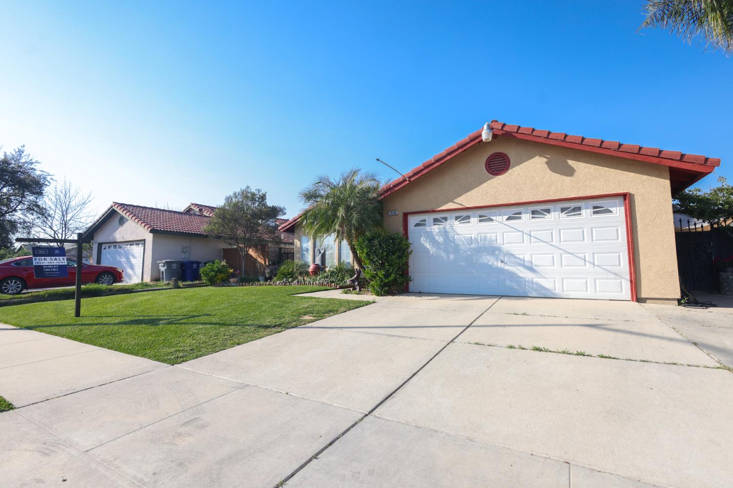 1686 Souza St, Orange Cove, CA 93646