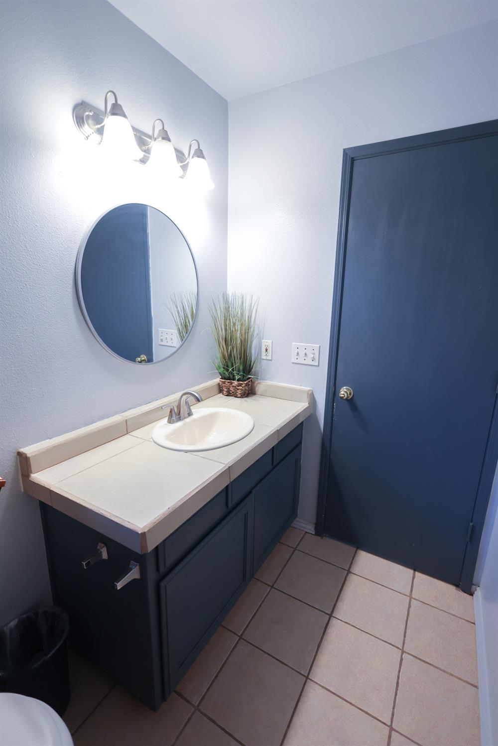 1686 Souza St, Orange Cove, CA 93646