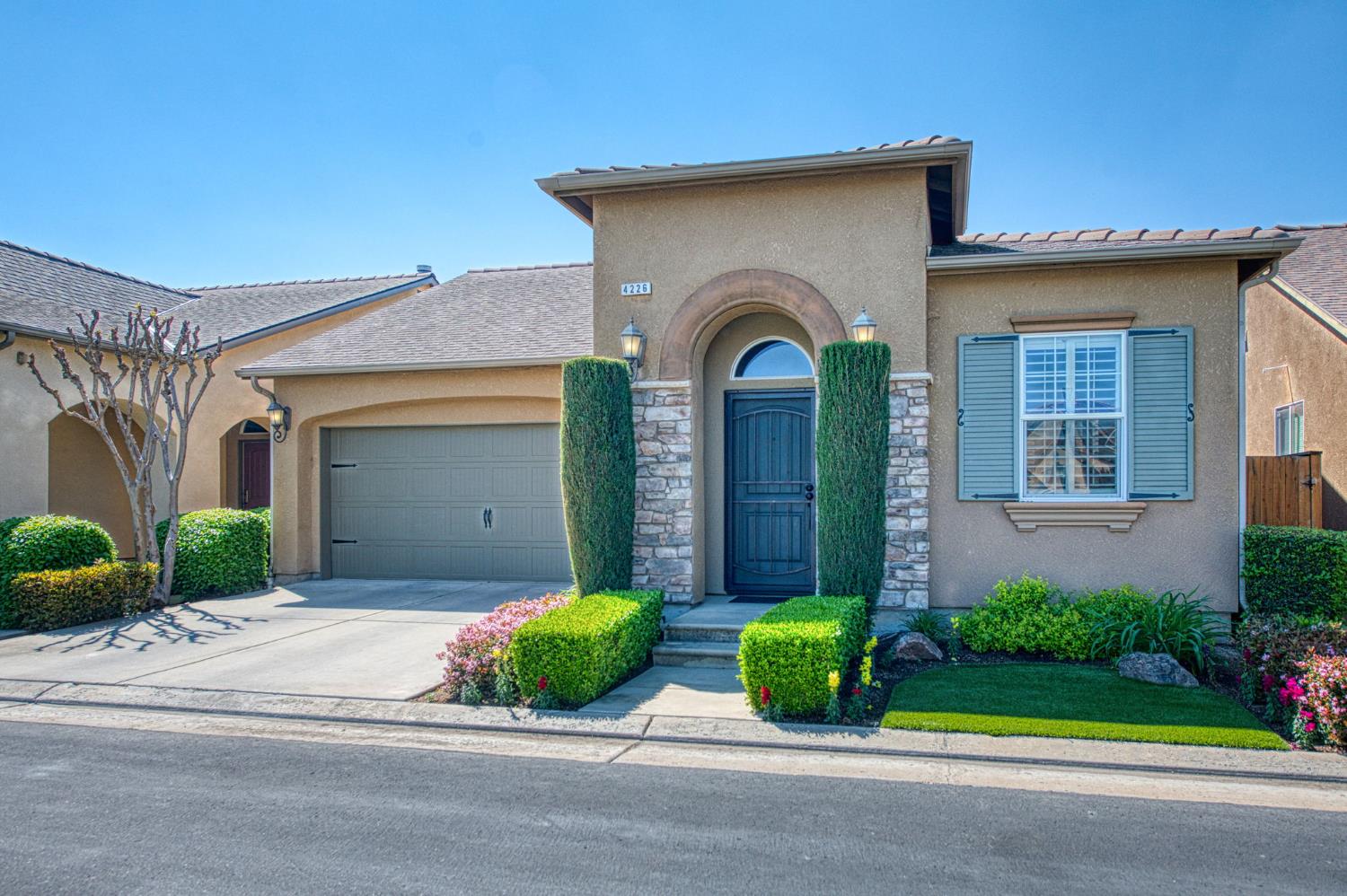 4226 Serena Ln, Clovis, CA 93619