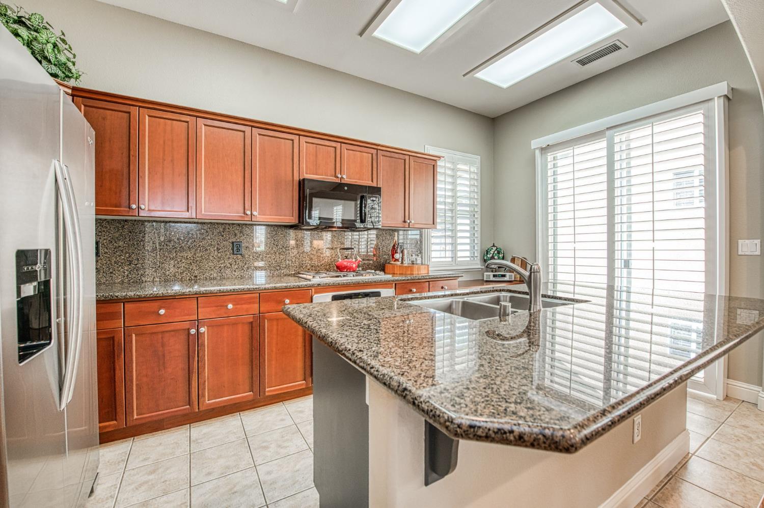 4226 Serena Ln, Clovis, CA 93619