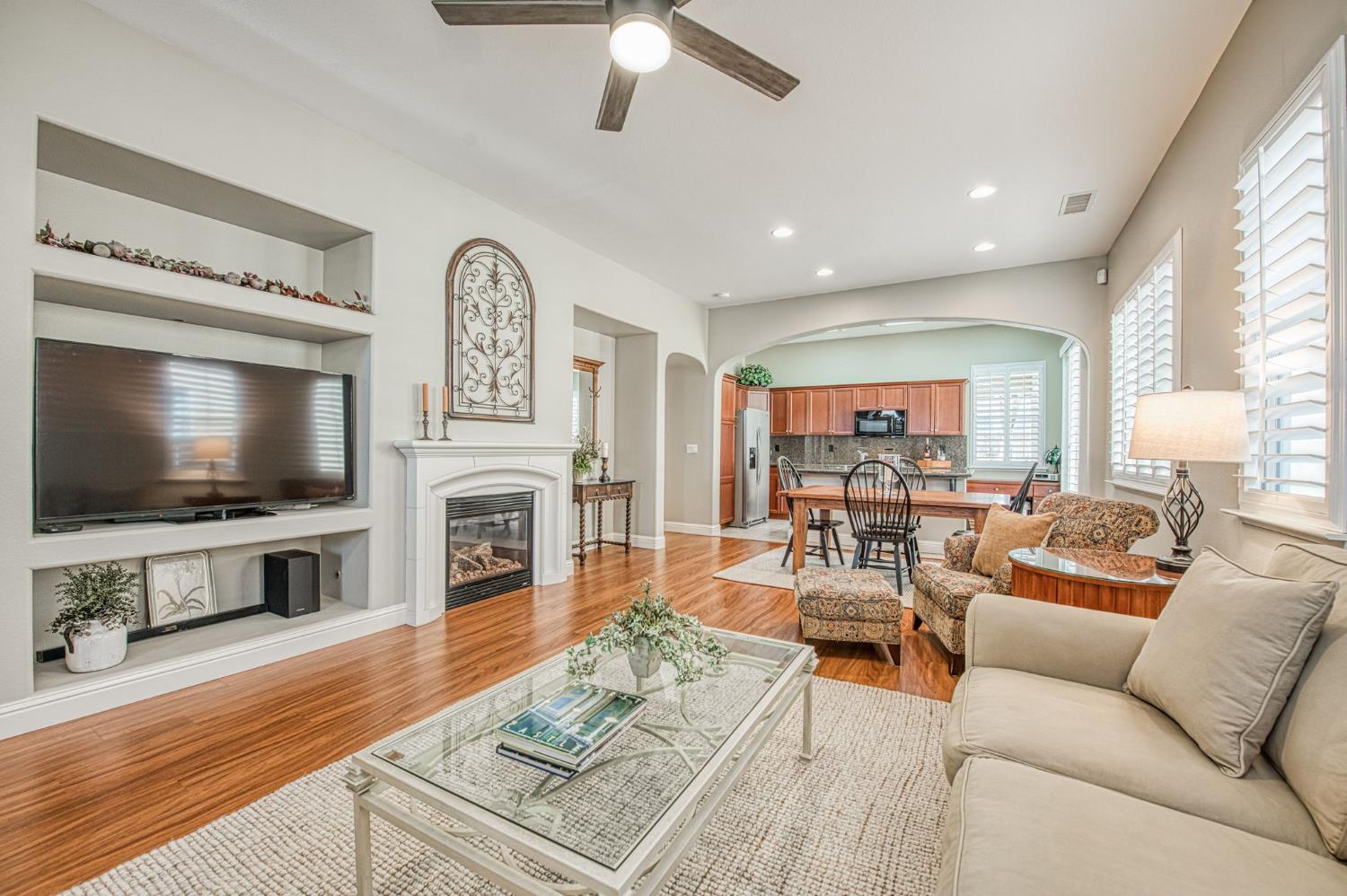 4226 Serena Ln, Clovis, CA 93619